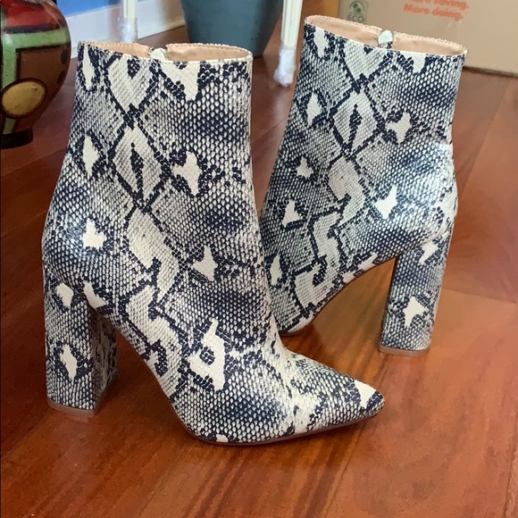 NEW SNAKESKIN BOOTS UK 6 - Picture 4 of 4